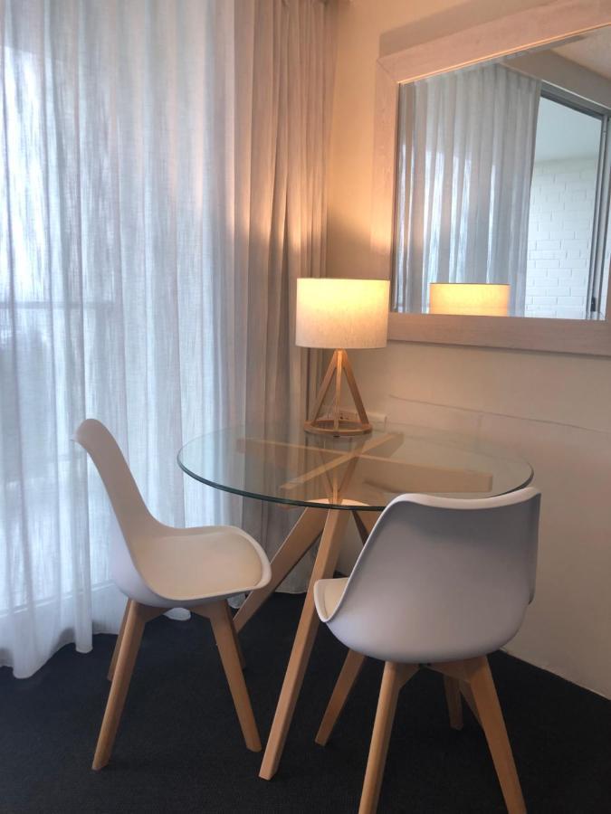 Ocean Bliss - Top Floor Beachfront Studio With Amazing Views ! Маркула Екстериор снимка